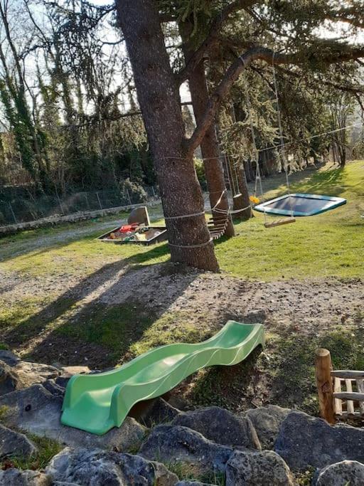 Micro Maison Bois / Tiny House Au Calme Crest Exterior foto